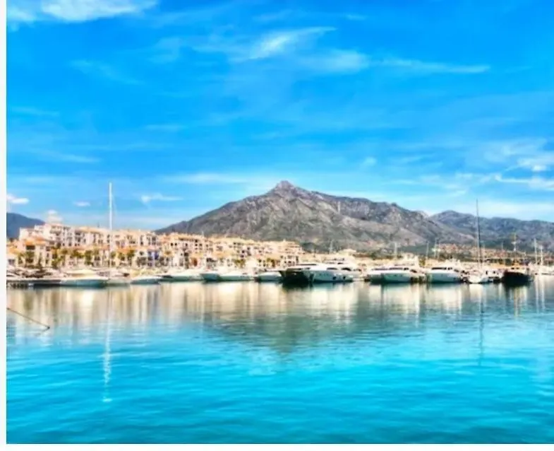 Junto Paseo Maritimo Piscinas Jardines Y Parking Apartment Marbella