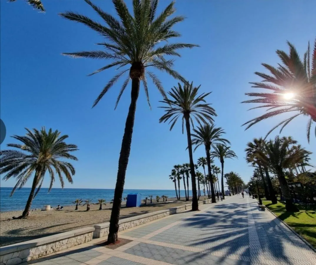 Junto Paseo Maritimo Piscinas Jardines Y Parking Apartment Marbella