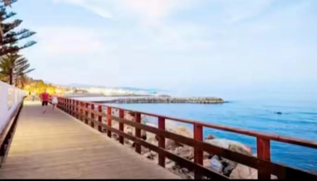Junto Paseo Maritimo Piscinas Jardines Y Parking Apartment Marbella