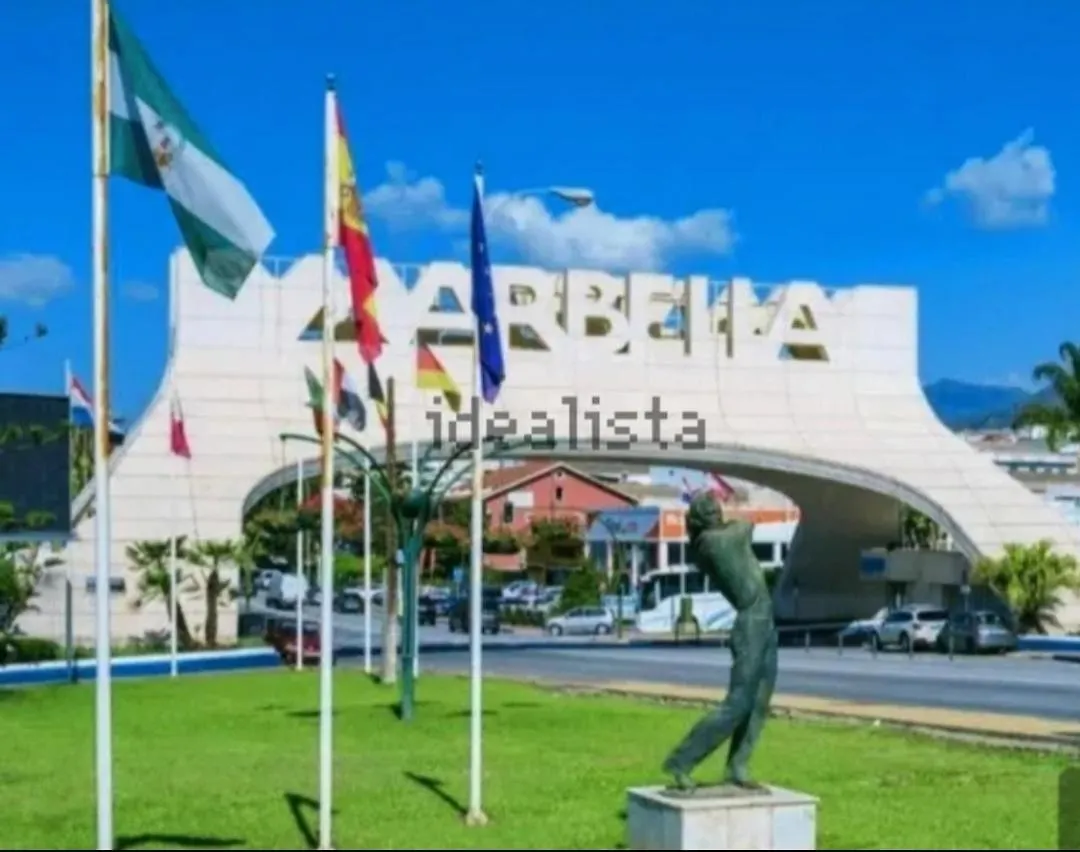 Junto Paseo Maritimo Piscinas Jardines Y Parking Apartment Marbella Spain