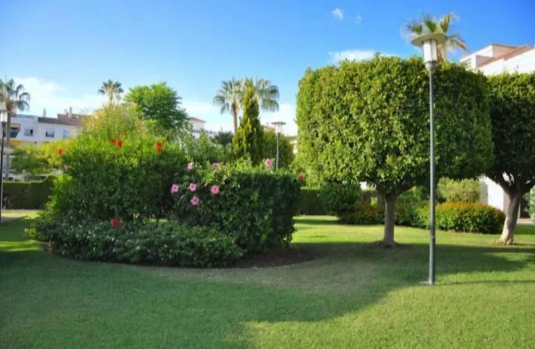Junto Paseo Maritimo Piscinas Jardines Y Parking Apartment Marbella Spain