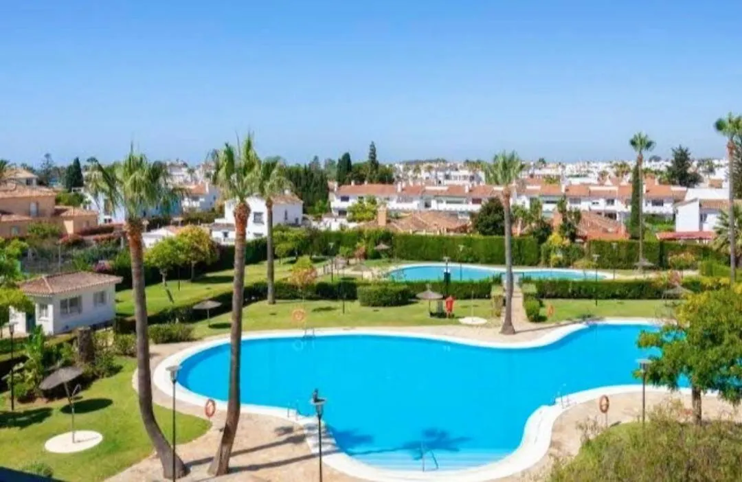 Junto Paseo Maritimo Piscinas Jardines Y Parking Apartment Marbella