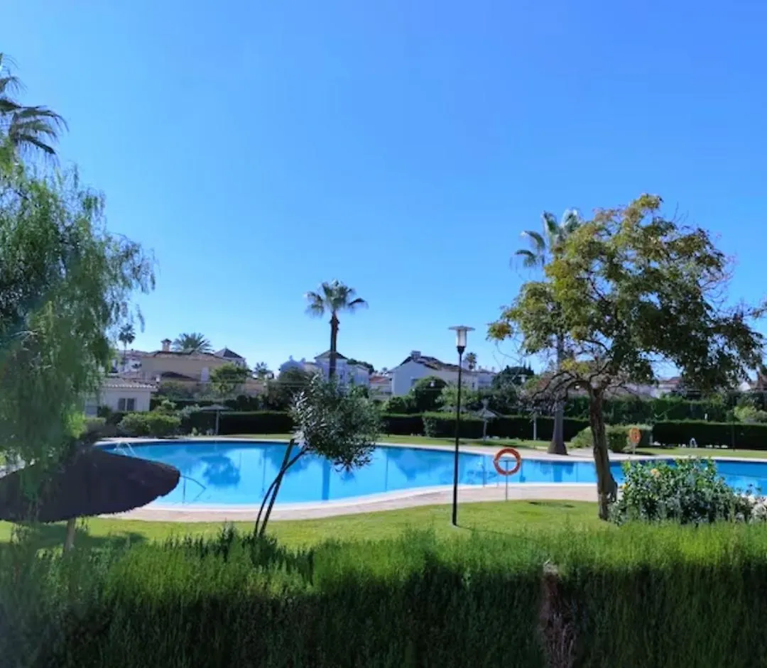 Junto Paseo Maritimo Piscinas Jardines Y Parking Apartment Marbella